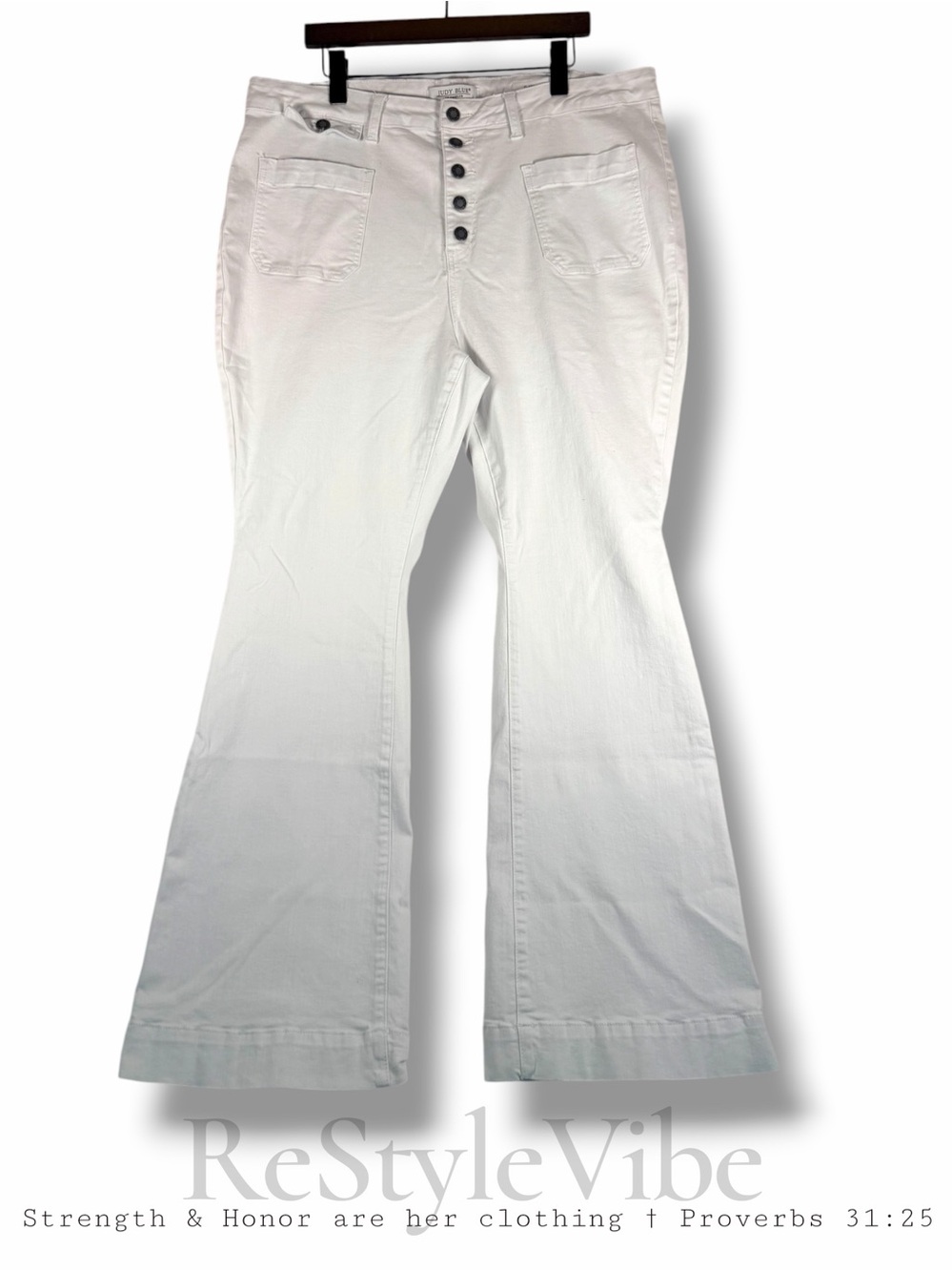 JUDY BLUE Women’s Size 22W Denim Jeans Flare Fit Button Fly Style White Stretch